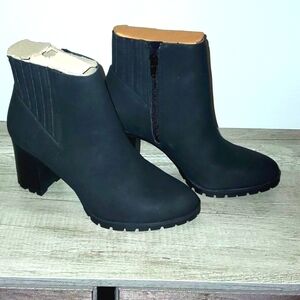 NWB Kelly & Katie Lug Bottom Black Boots NEVER WORN Women's Size 6.5M
